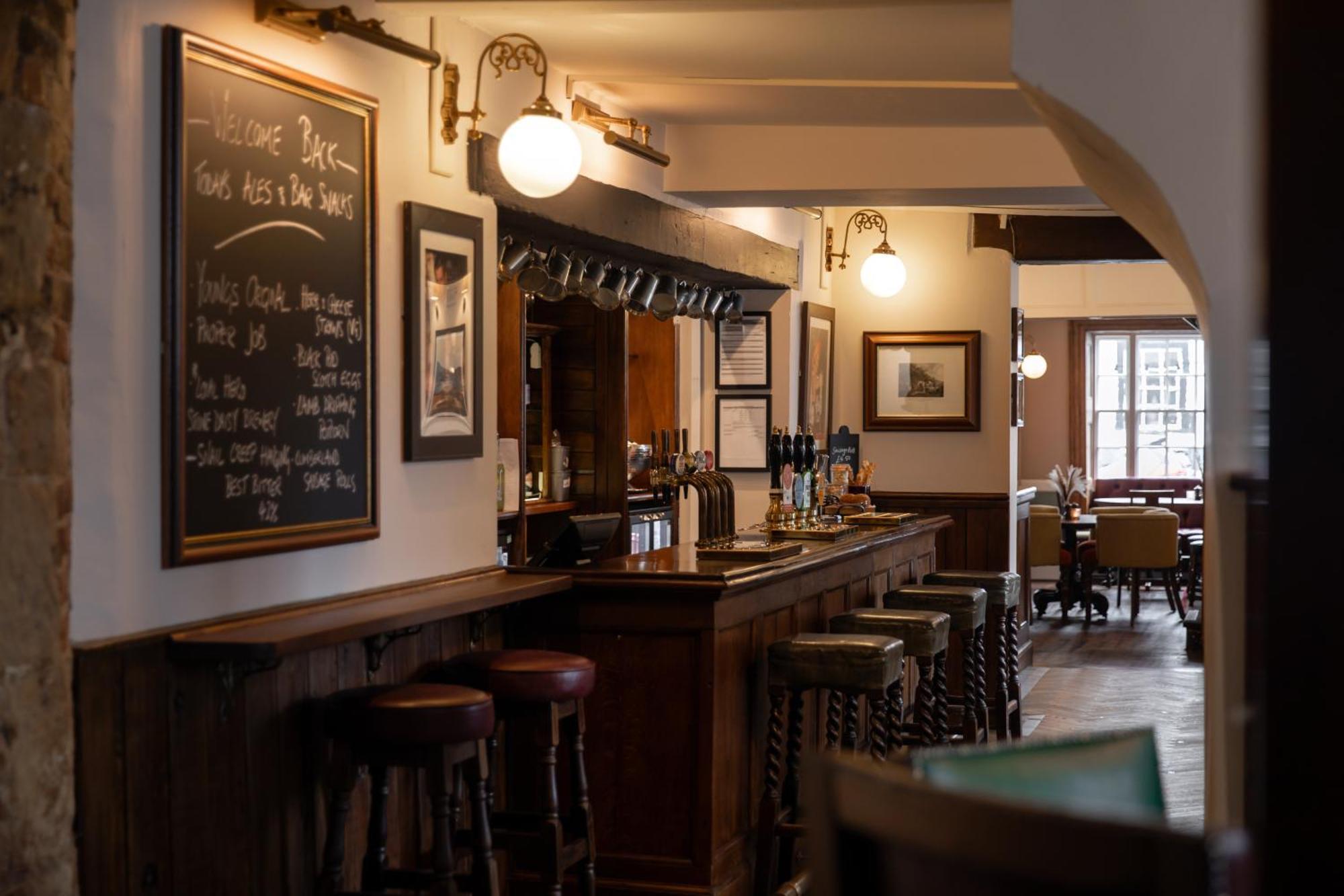 The Lamb Inn Hindon Exterior photo