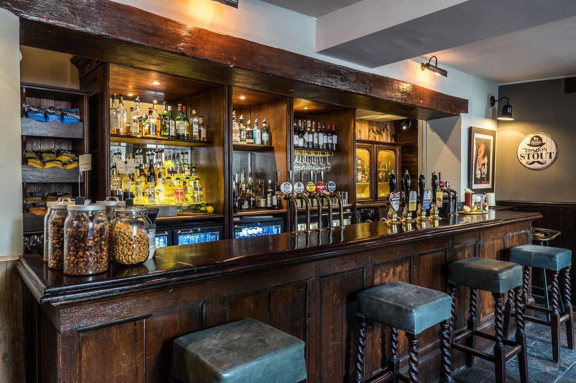 The Lamb Inn Hindon Exterior photo